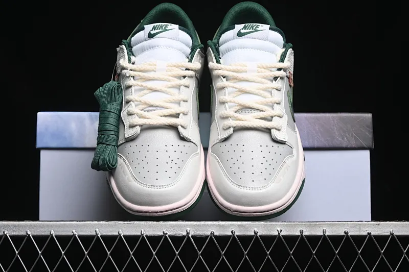 All Categories Nk SB Dunk Series Nk SB Dunk Low Low-top sneakers Nk Dunk Low Retro "Varsity Green" Panda Prank Skyline Speed ​​Chase Low-top casual sneakers DD1391-101